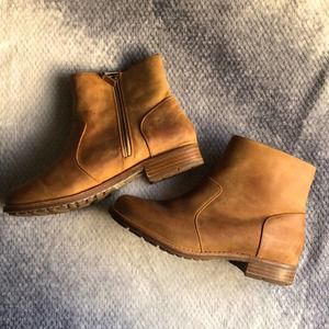 Olukai Leather Booties Sz 36